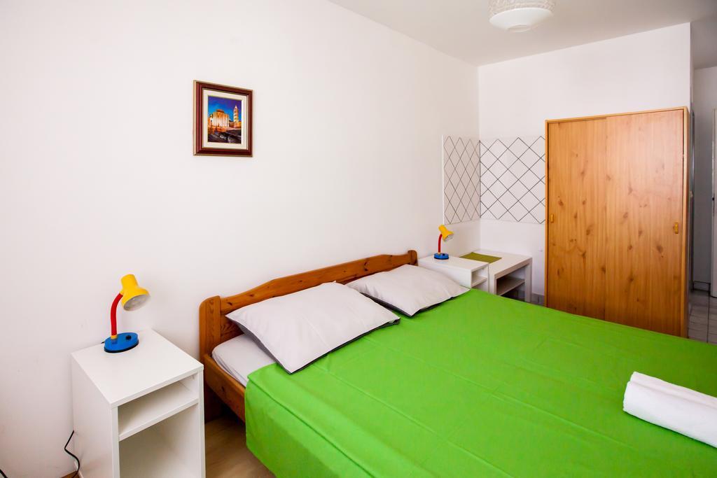 Friendly People'S Guest House Zadar Bagian luar foto